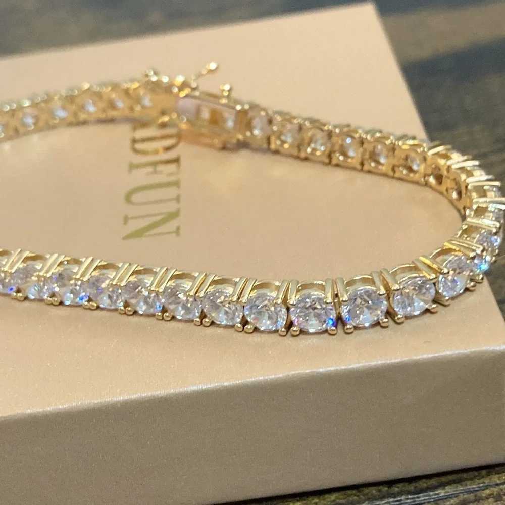 Gold Tone CZ Tennis Bracelet 8.5in 5mm Round Clear Stones‎